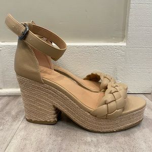 Oasis Society - size 9